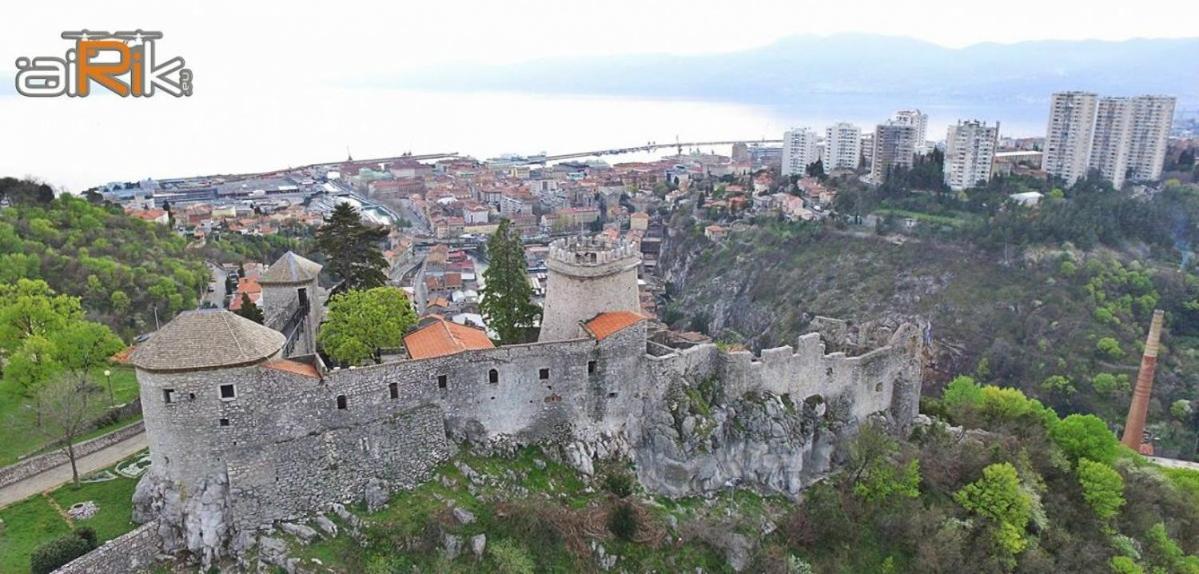 Apartmani Lucin غييكا المظهر الخارجي الصورة